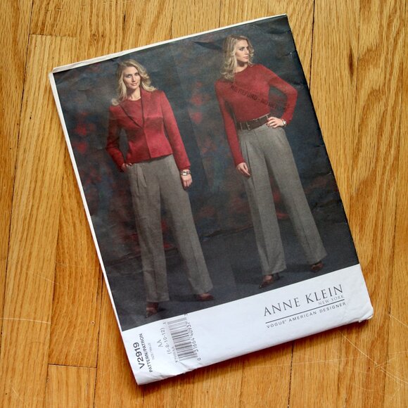 Vintage Vogue Anne Klein Patterns - Picture 6 of 9
